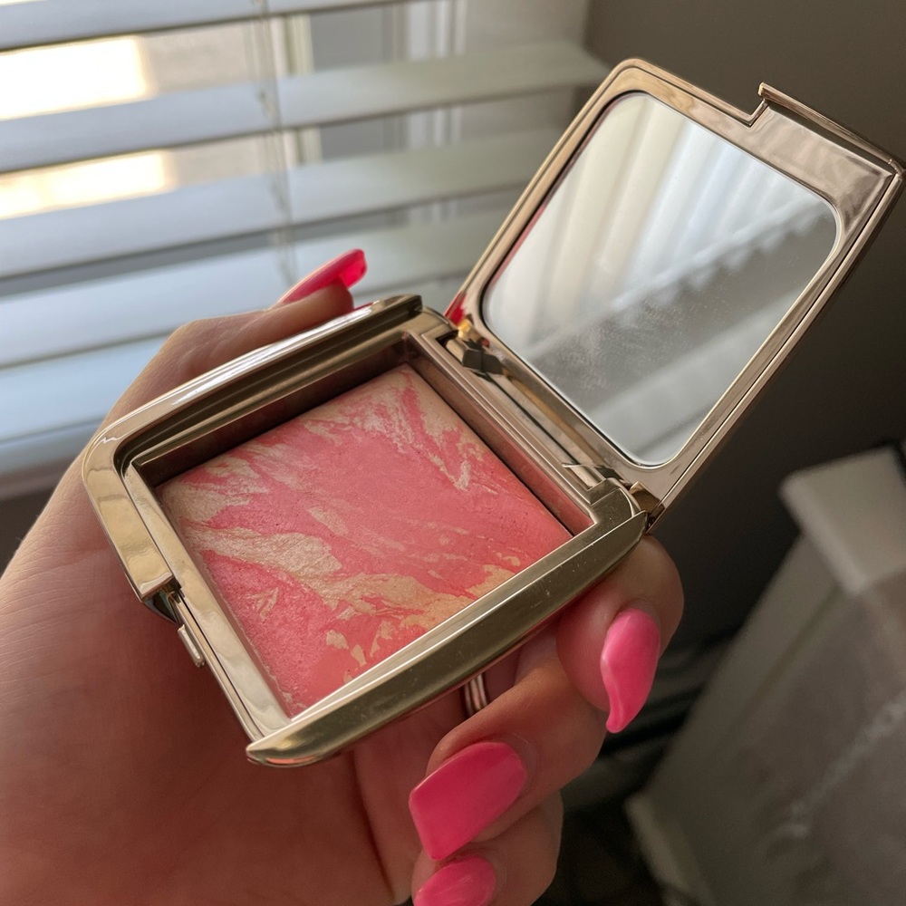 SOLD Hourglass Cosmetics Ambient Lighting Blush